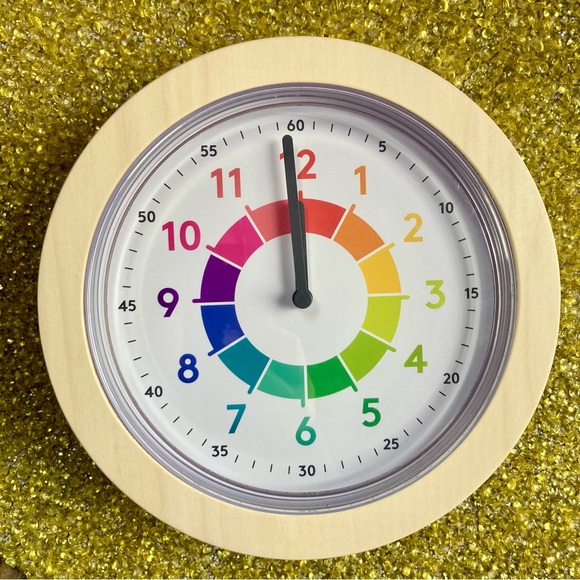 Lovevery Clock - Picture 1 of 10